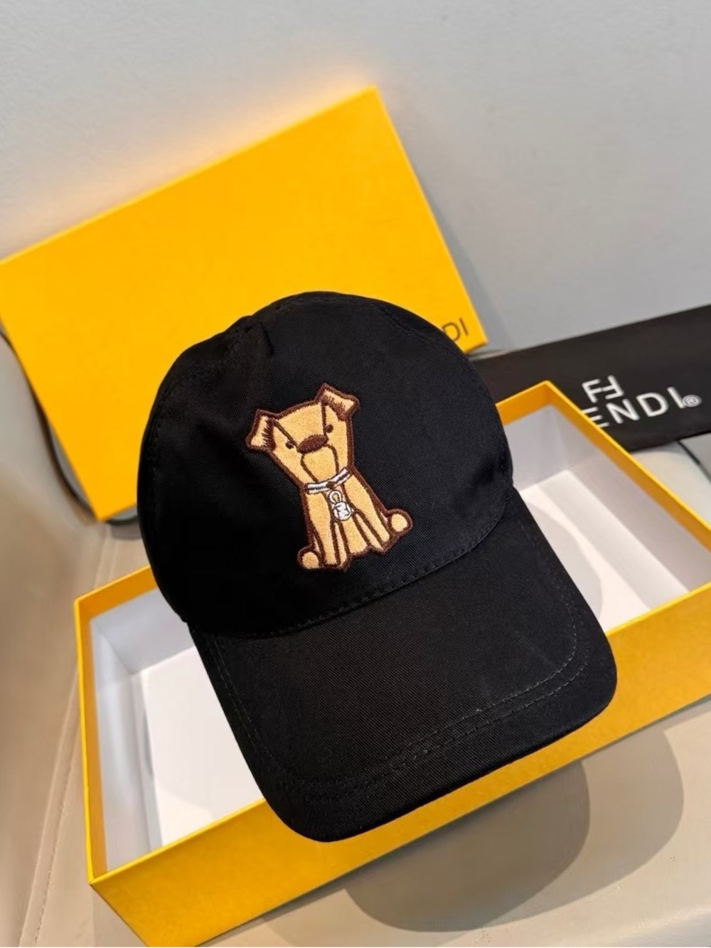 🍬Fendi Black Baseball Cap with Embroidered Dog Accent